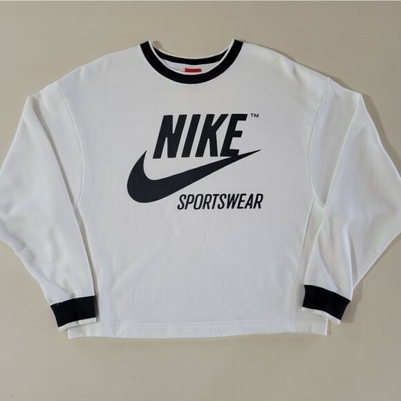Nike Women's Archive Sweatshirt - Picture 5 of 16